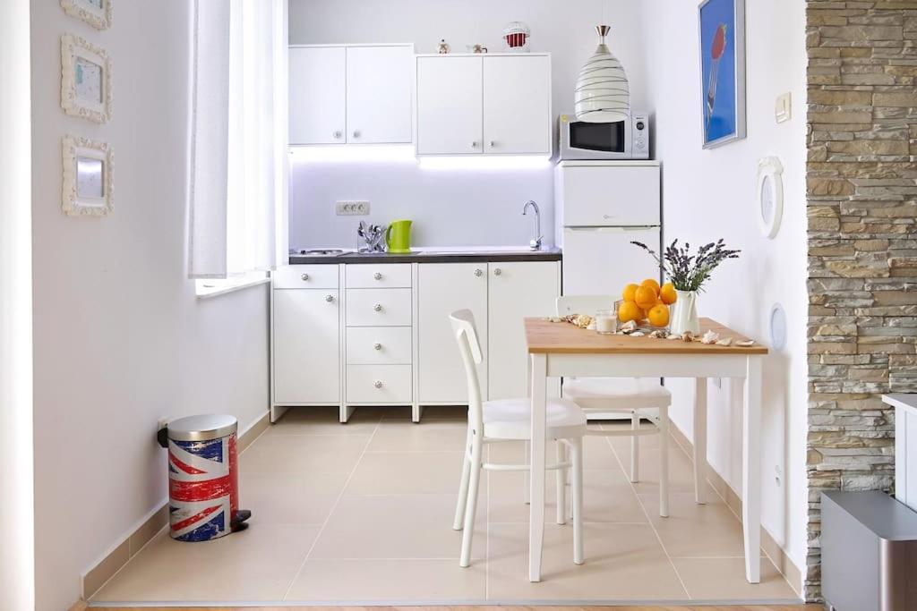 Studio Apartment One Sun Ловран Екстериор снимка